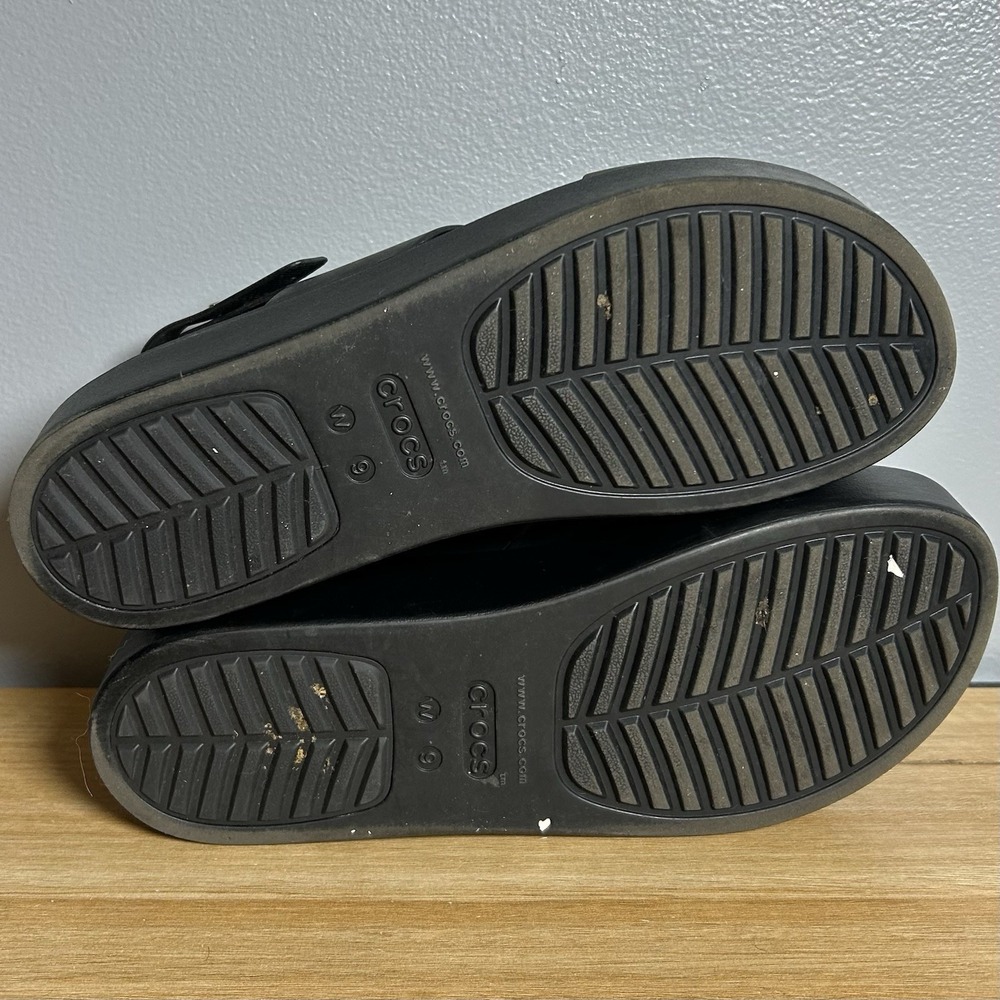 Croc Black Brooklyn Comfortable Two Strap Pushpin Ankle Strap Low Wedge Sandals - Picture 6 of 6